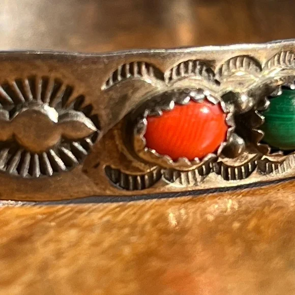 Native American VINTAGE Jerry Bahe Bracelet 6” Multi‎ Stone SSilver cuff 20.43g